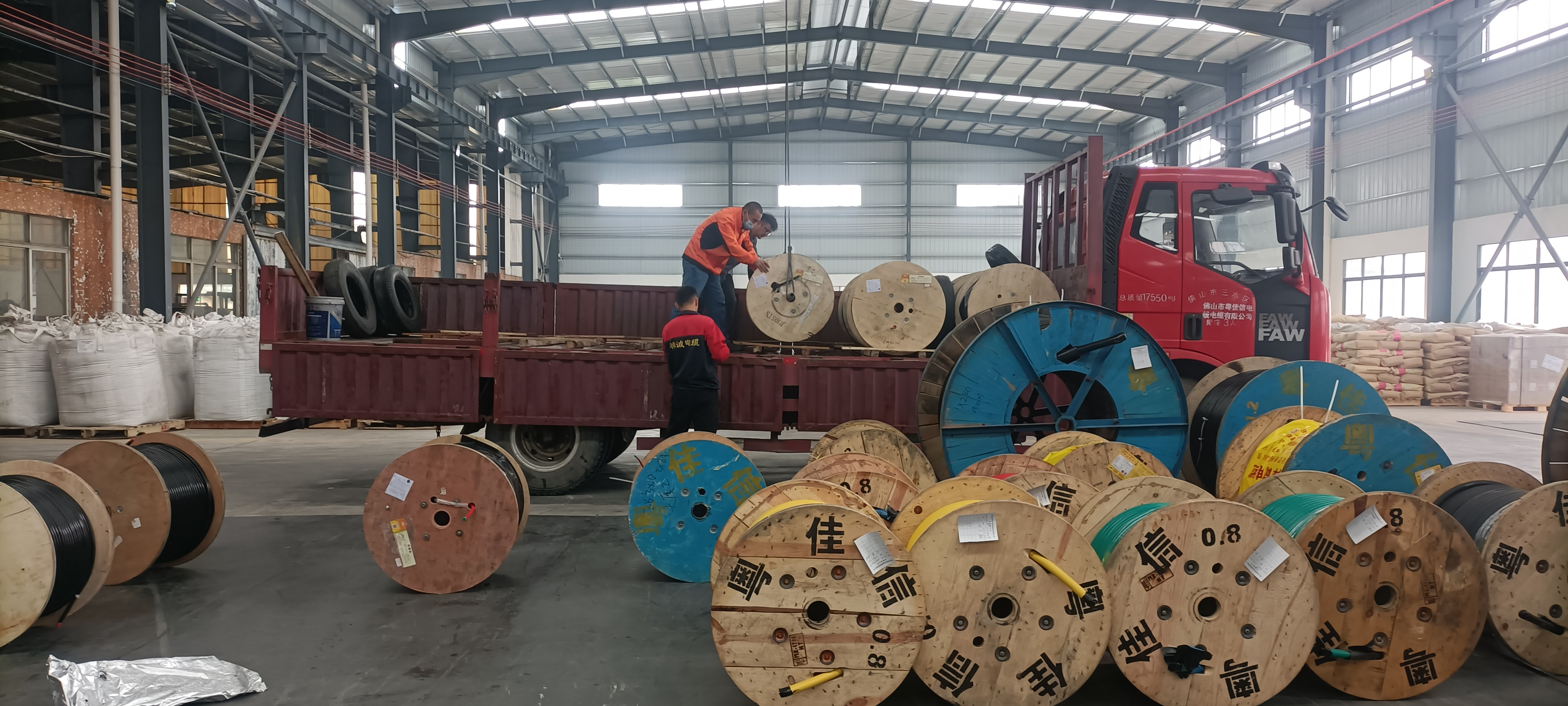 禪誠電纜裝車照 禪誠電纜裝車照